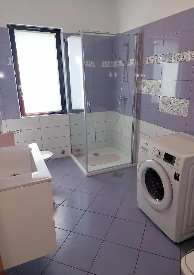 Apartment Near The Beach Pula Croatia